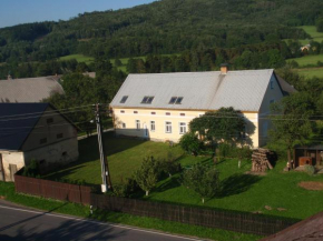 Отель U Nás - Apartmán Zajíc, Вапенна